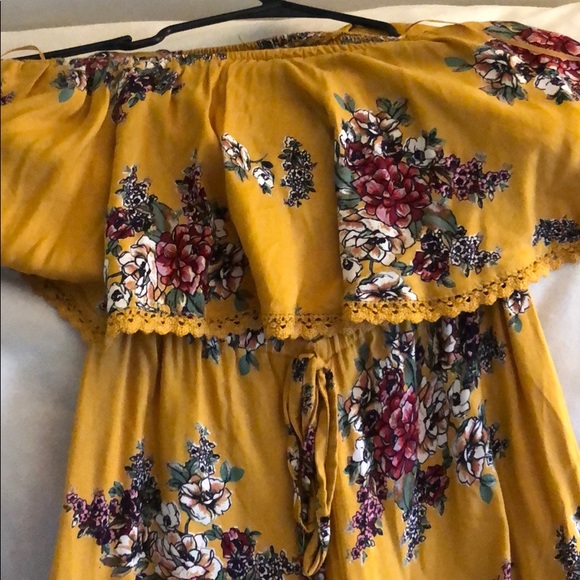 off the shoulder romper - Picture 2 of 5